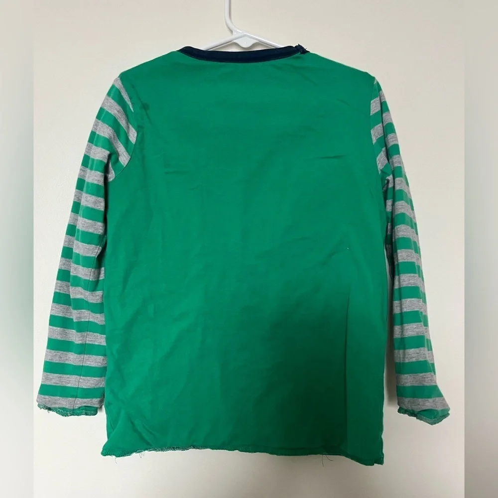 Mini Boden reversible racing snail graphic shirt
